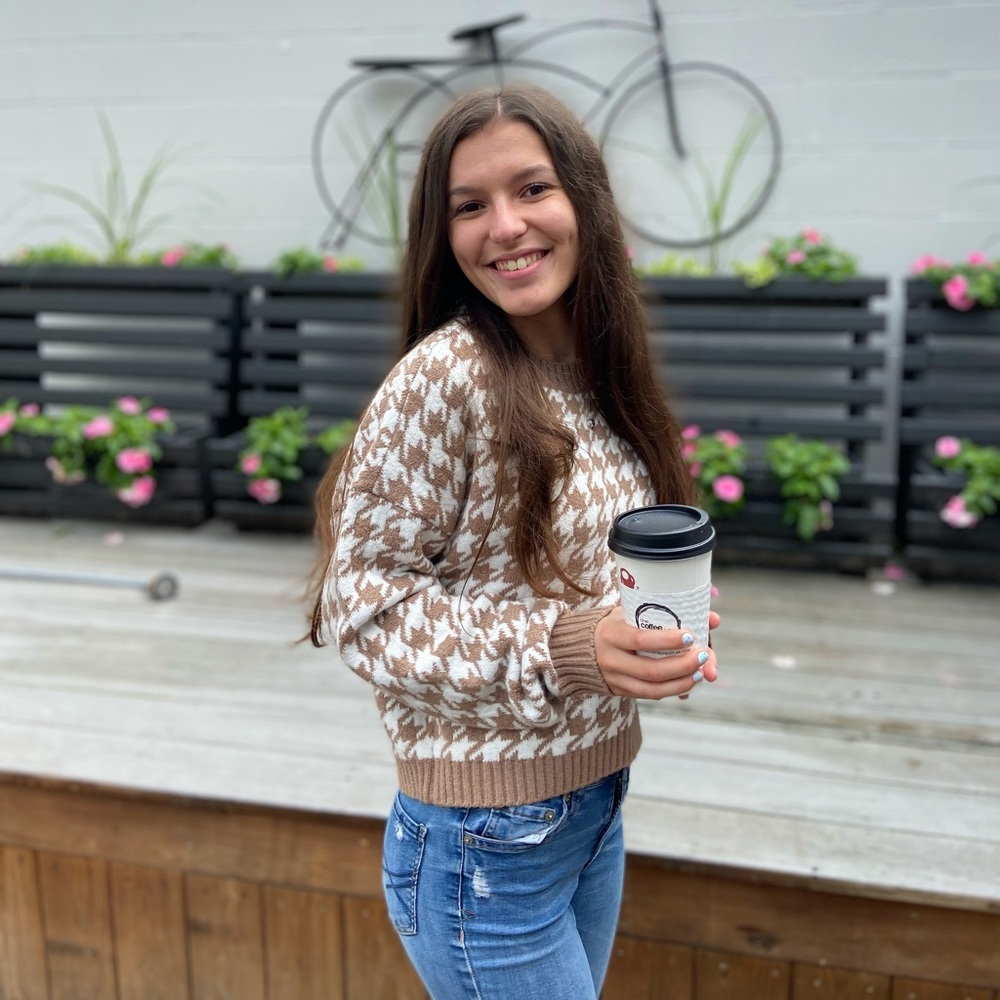 Meet your Posher, Hannah